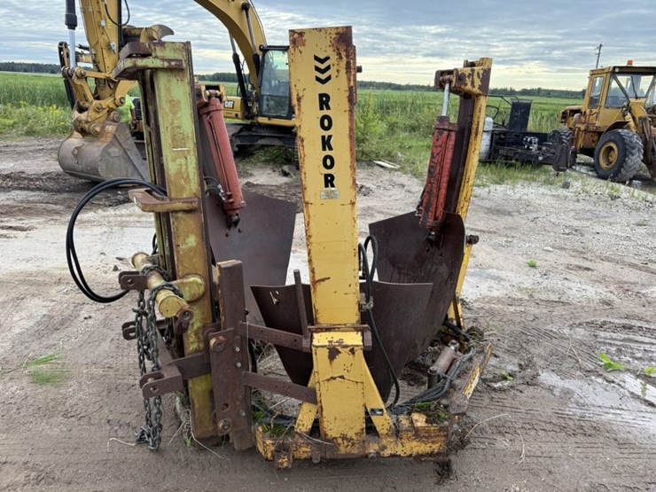 #2558-•-(3)-point-hydraulic-tree-spade-image-4