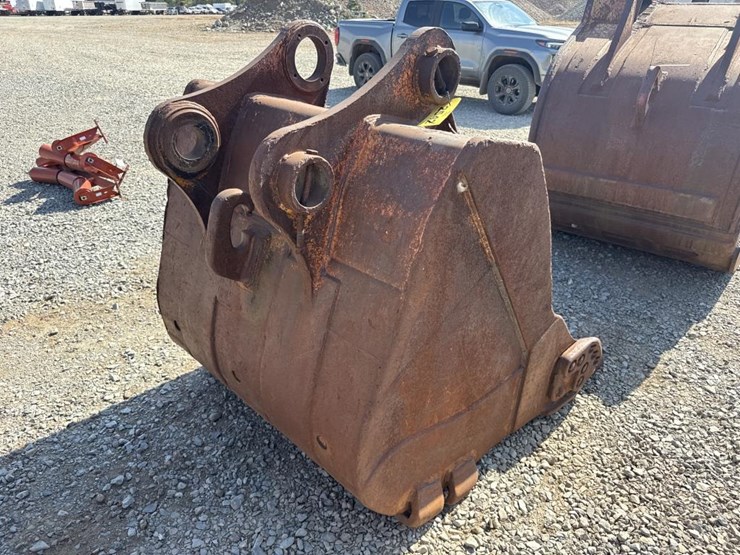 #2542-•-approx-51"-excavator-bucket-image-3
