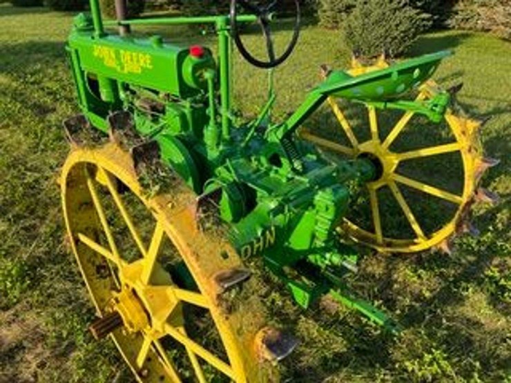 john-deere-b-image-5