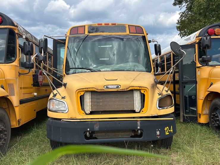 2012-freightliner-b2-image-6