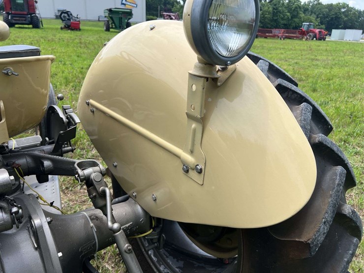massey-ferguson-40-image-51