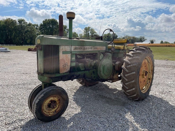 john-deere-720-image-2