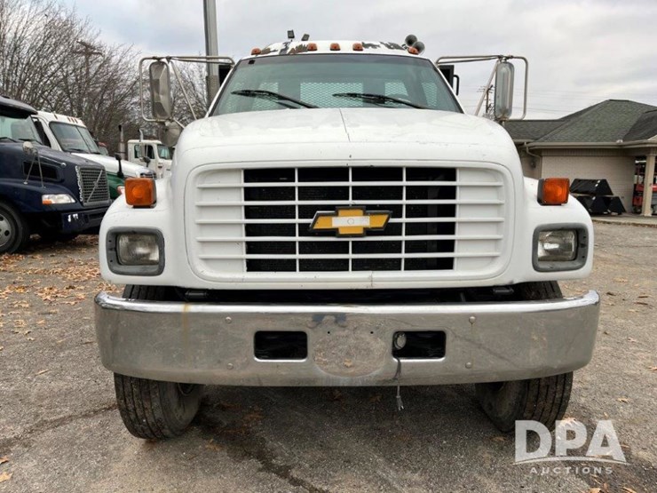 2000-chevrolet-kodiak-c7500-image-2