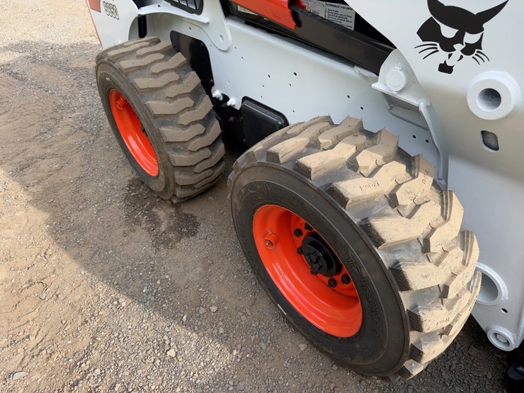 2017-bobcat-s650-image-11