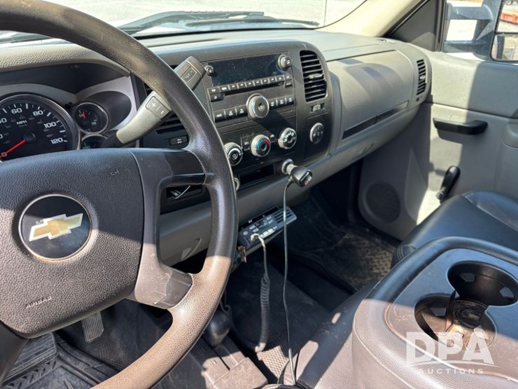 2010-chevrolet-3500hd-image-9