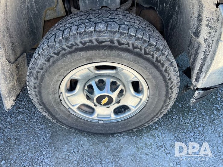 2011-chevrolet-2500hd-image-25