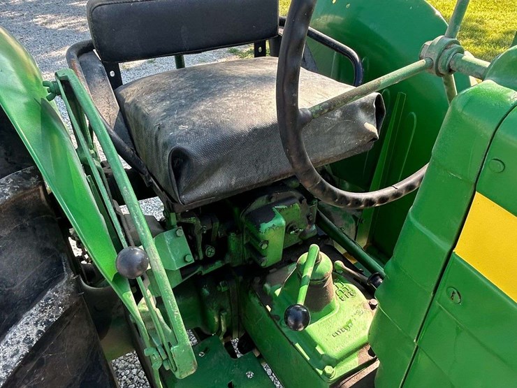 1956-john-deere-320u-image-5