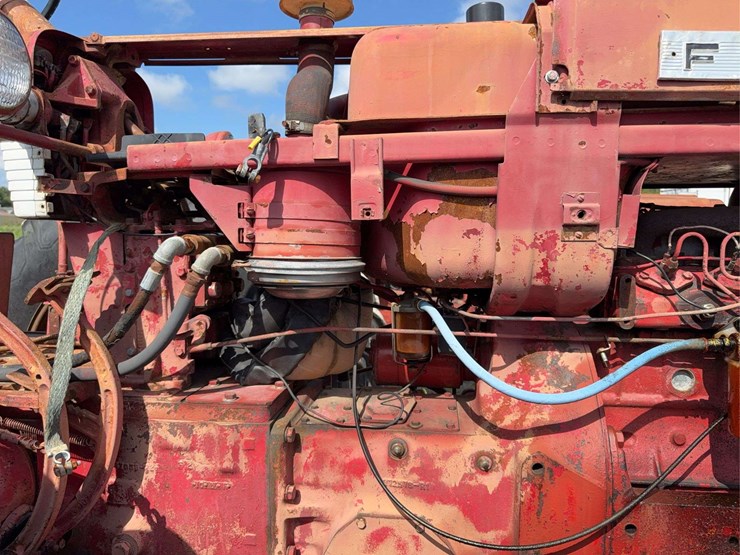 farmall-560-diesel-image-33