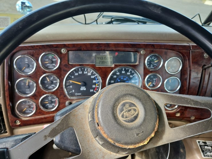 2003-mack-granite-cv713-image-40