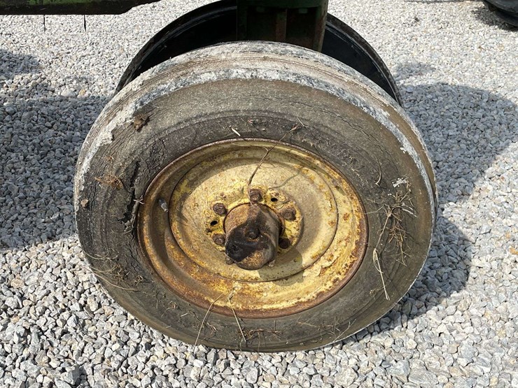 john-deere-720-image-17