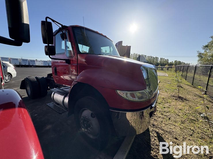 2007-international-durastar-4400-image-3