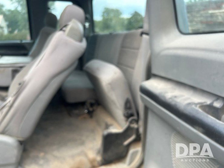 2005-ford-f350-xlt-image-18