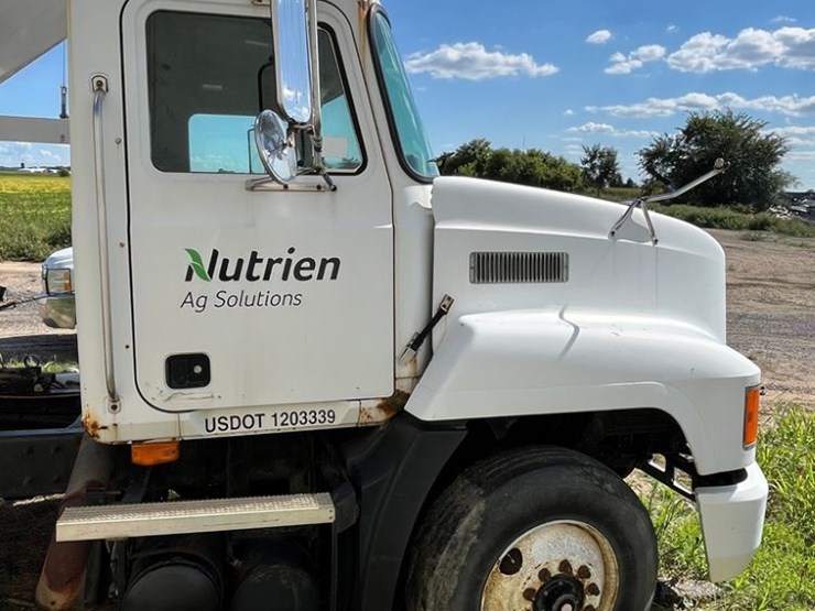 1994-mack-ch613-image-2