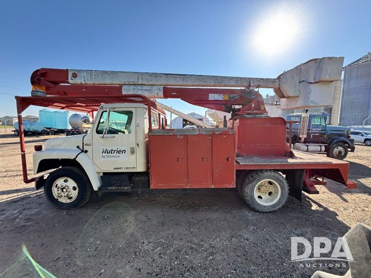 1981-international-1754-bucket-truck-(gp11561,-unit-78228)-image-9