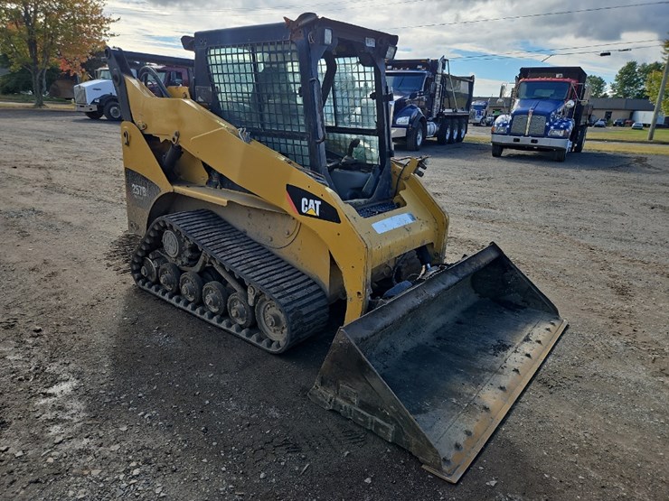 2011-caterpillar-257b3-image-7