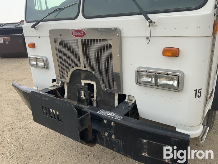 2004-peterbilt-320-image-13