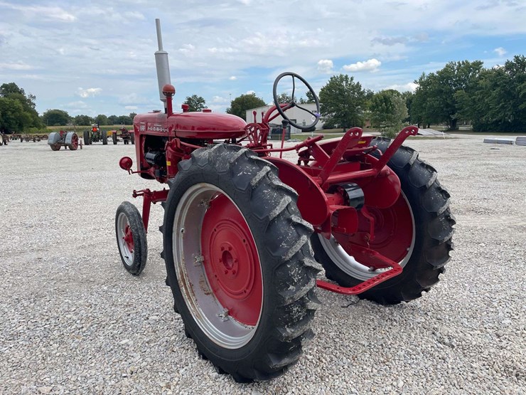 farmall-130-image-3