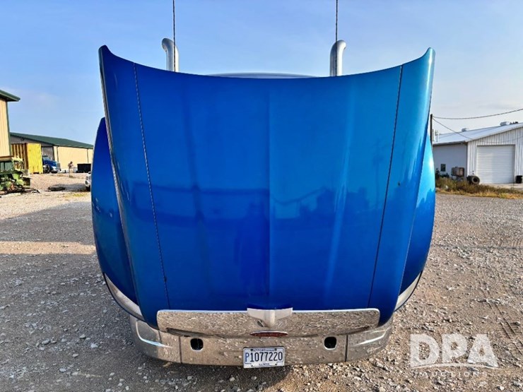 2015-peterbilt-579-image-58