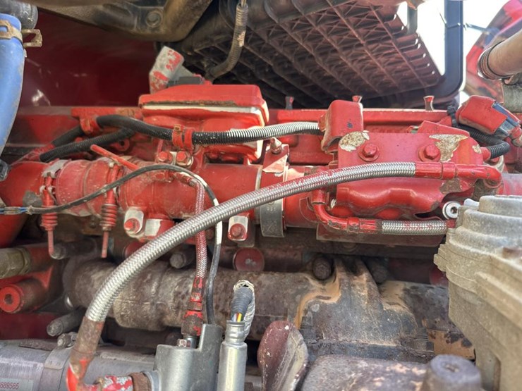 2014-peterbilt-567-image-44