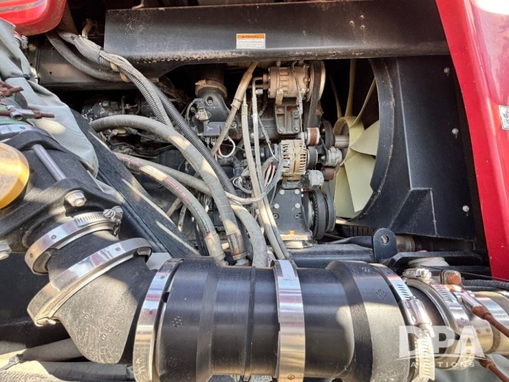 2015-case-ih-patriot-4440-image-59