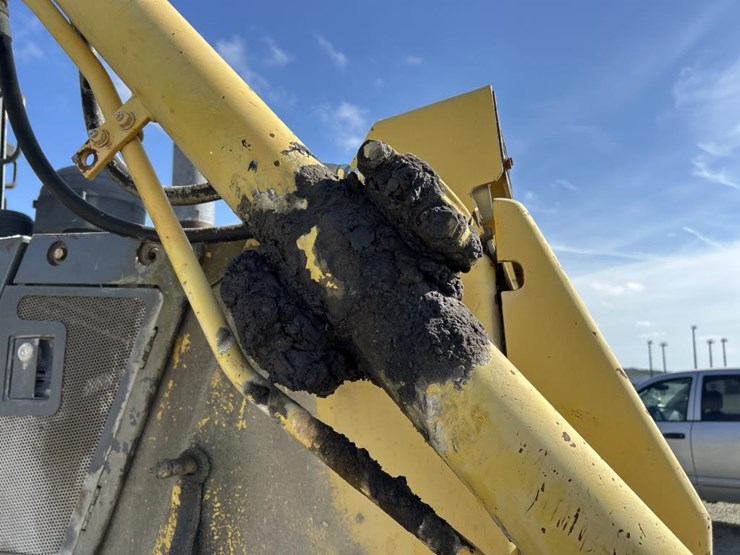 komatsu-d65px-image-18