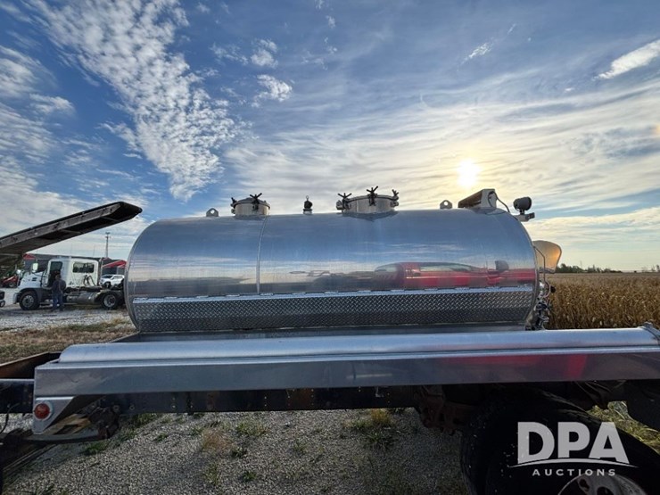 2015-custom-tank-image-9