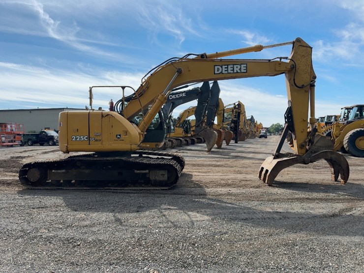 2004-deere-225c-lc-image-6