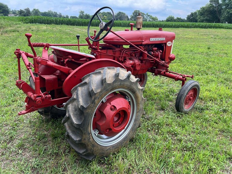 farmall-140-image-3