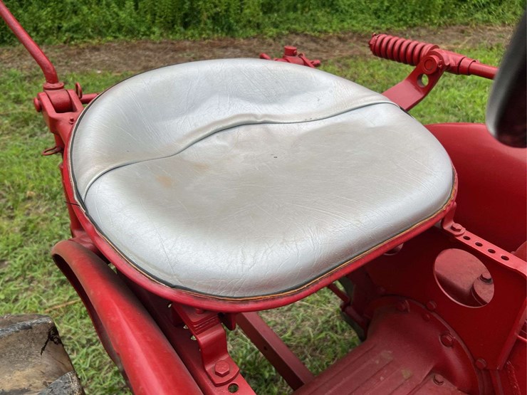farmall-140-image-41
