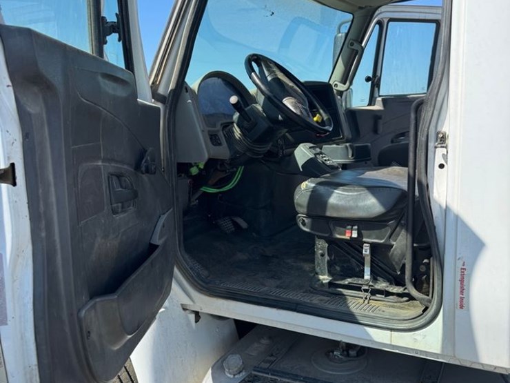 2012-international-durastar-4400-image-7