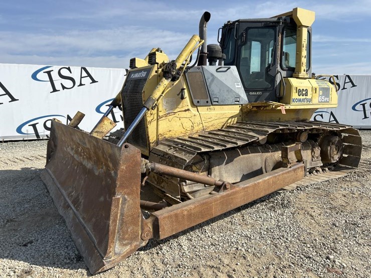 komatsu-d65px-image-1