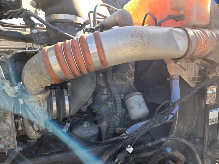 2017-kenworth-t880-image-57