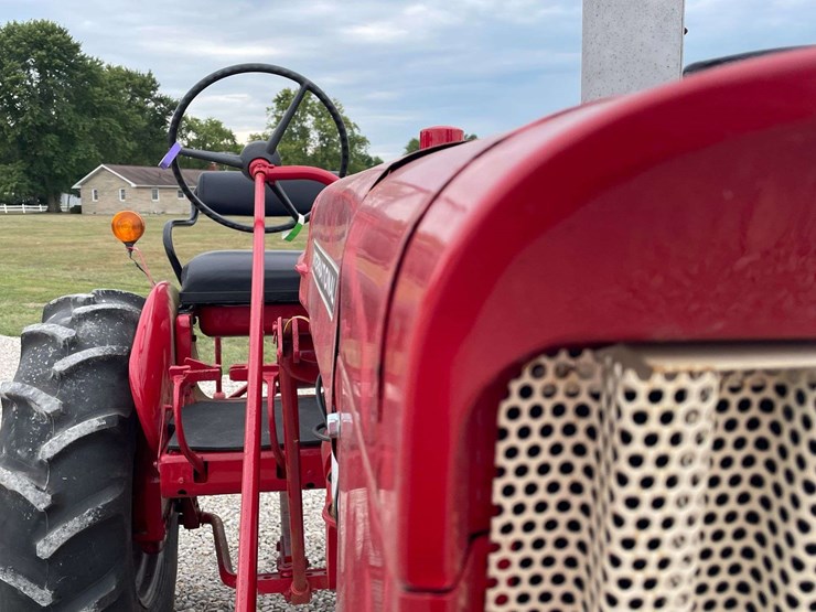 farmall-140-image-14