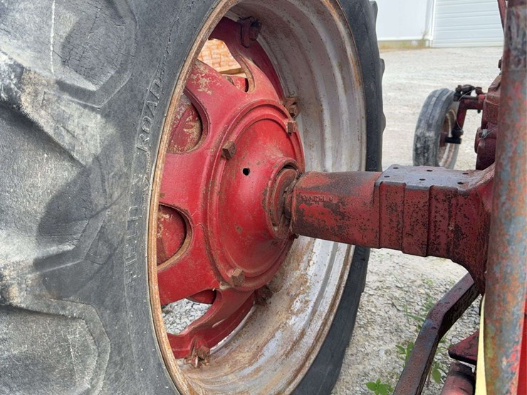 farmall-400-image-20
