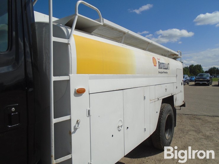 1995-freightliner-fl70-image-18