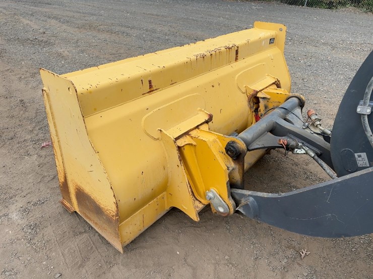 2021-deere-304l-image-10