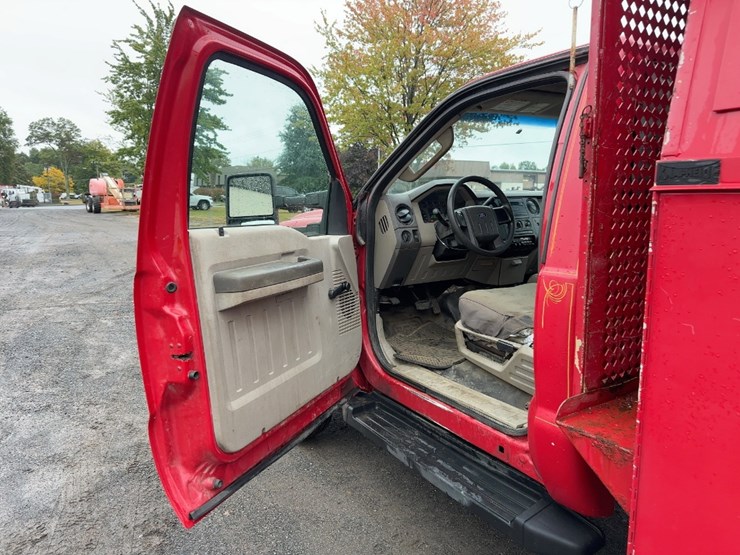 2008-ford-f550-xl-image-22