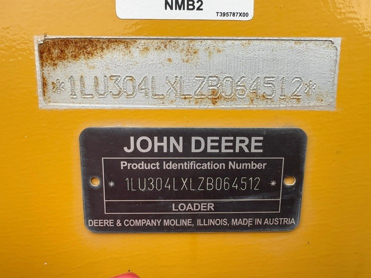 2021-deere-304l-image-25