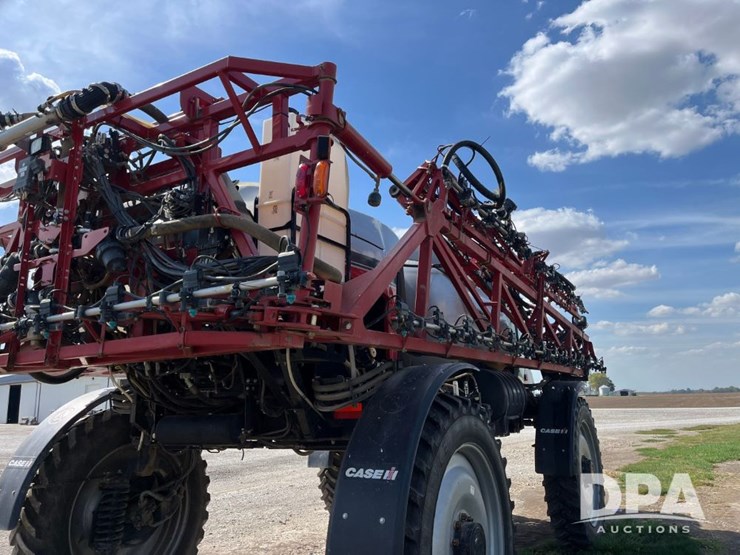 2017-case-ih-patriot-4440-image-41
