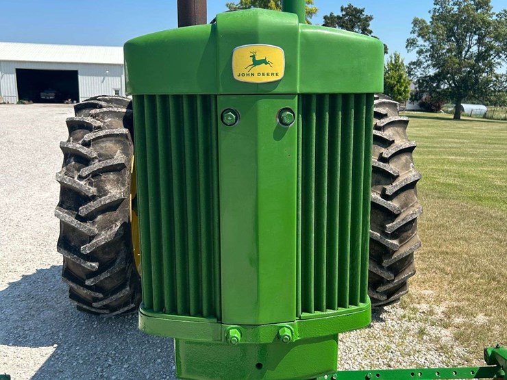 1957-john-deere-720-image-3