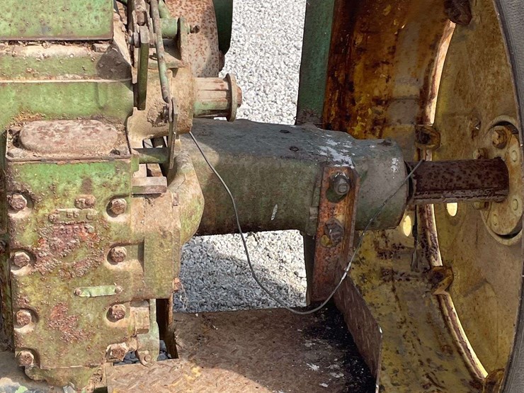 john-deere-720-image-65