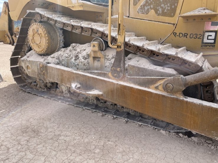 2019-caterpillar-d8t-image-16