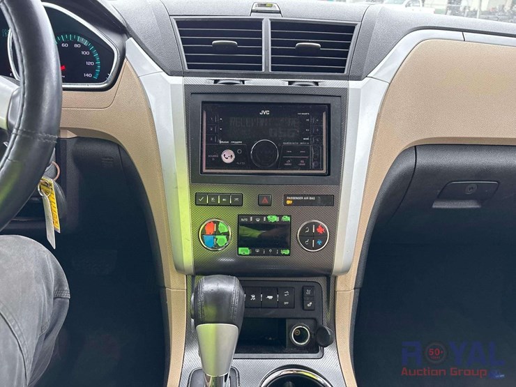 2010-chevrolet-traverse-image-11