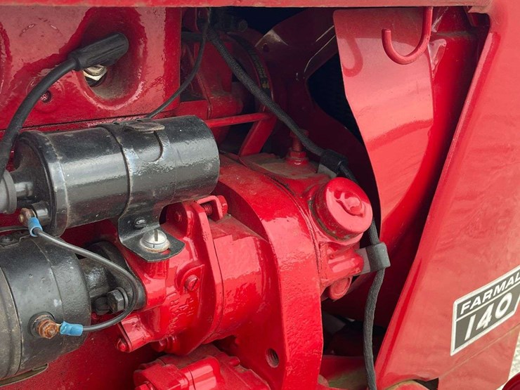 farmall-140-image-32