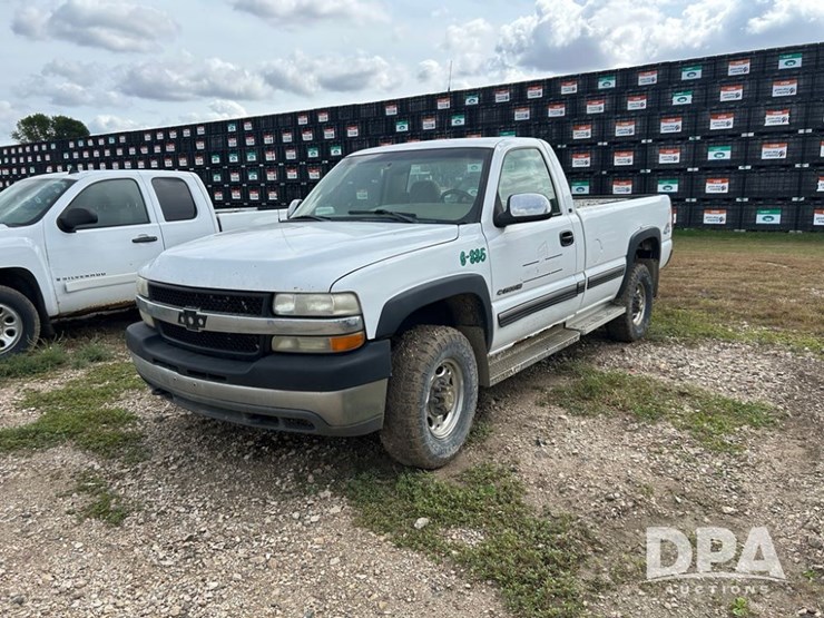 2002-chevrolet-2500hd-image-1