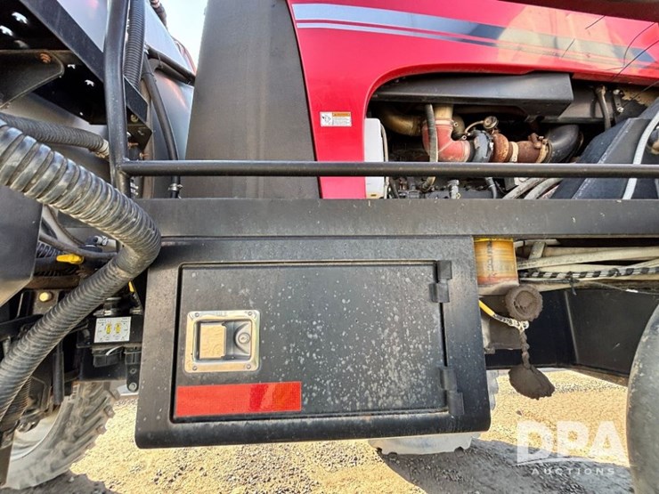 2015-case-ih-patriot-4440-image-41
