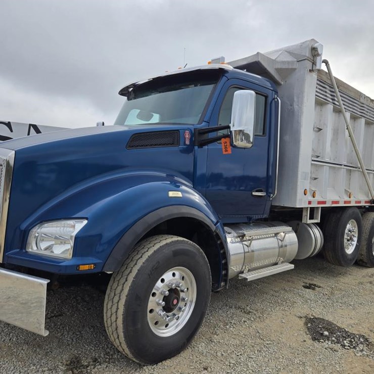 2017 KENWORTH T880