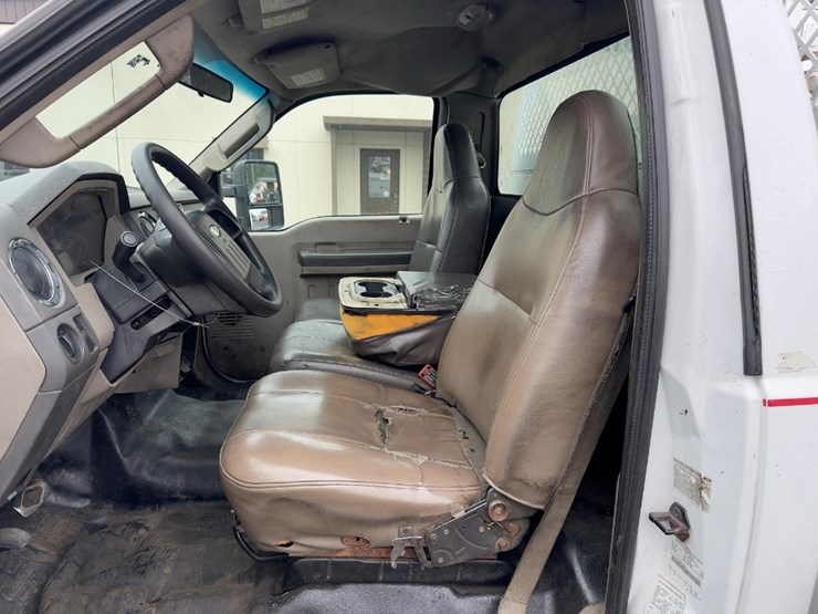 2008-ford-f550-xl-image-26