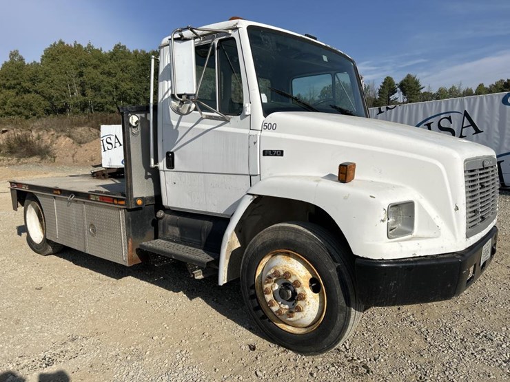 1995-freightliner-fl70-image-7