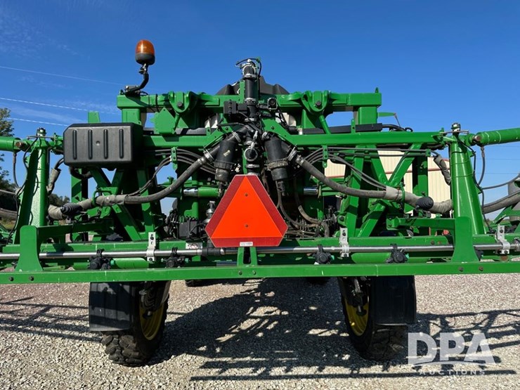 2021-john-deere-r4044-image-17